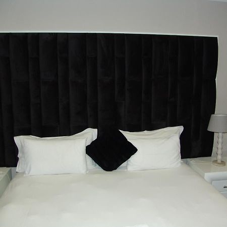 African Moon Corporate House Kempton Park Buitenkant foto