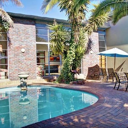 African Moon Corporate House Kempton Park Buitenkant foto