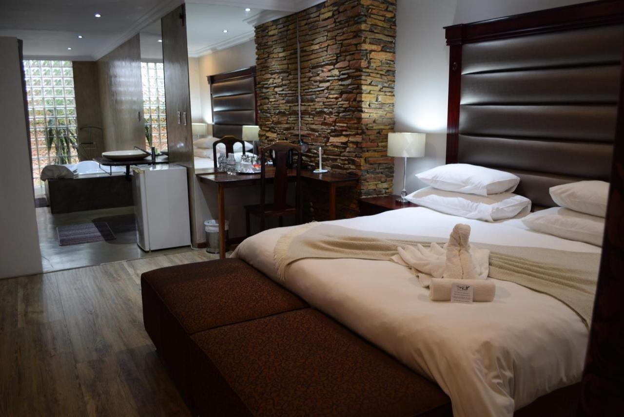 African Moon Corporate House Kempton Park Buitenkant foto