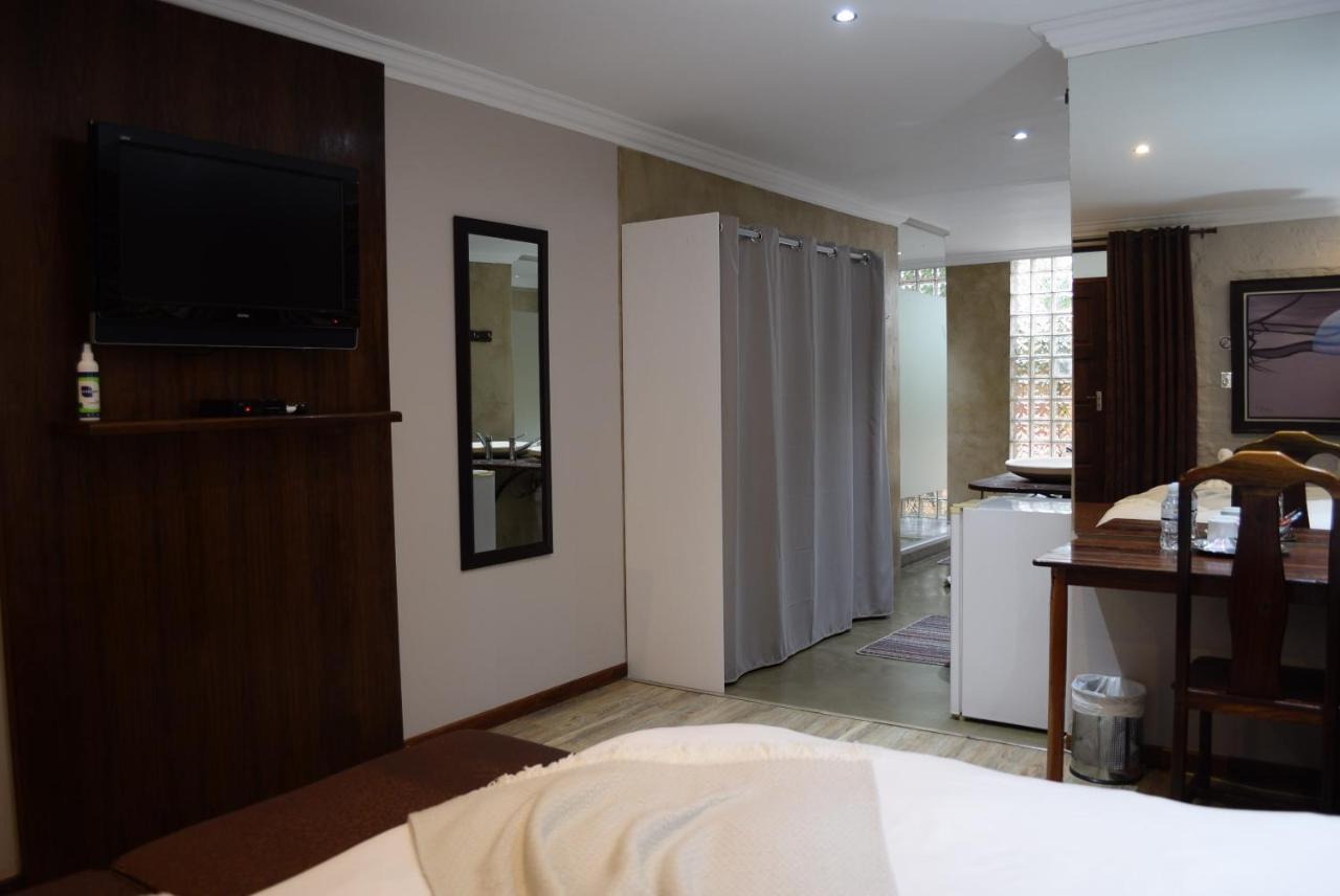 African Moon Corporate House Kempton Park Buitenkant foto