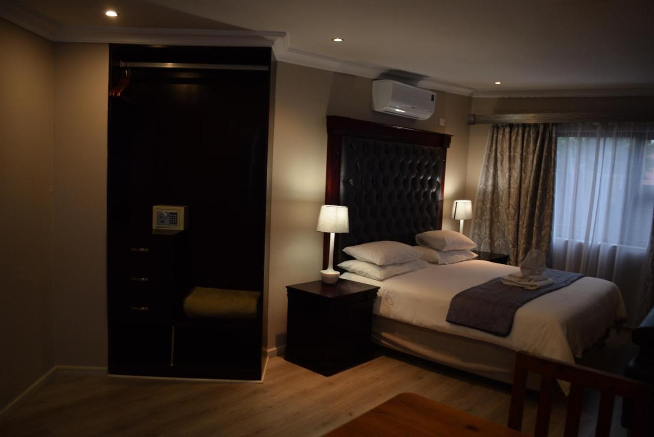 African Moon Corporate House Kempton Park Buitenkant foto