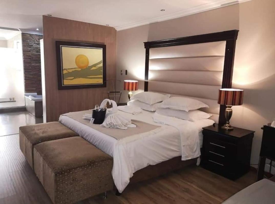 African Moon Corporate House Kempton Park Buitenkant foto