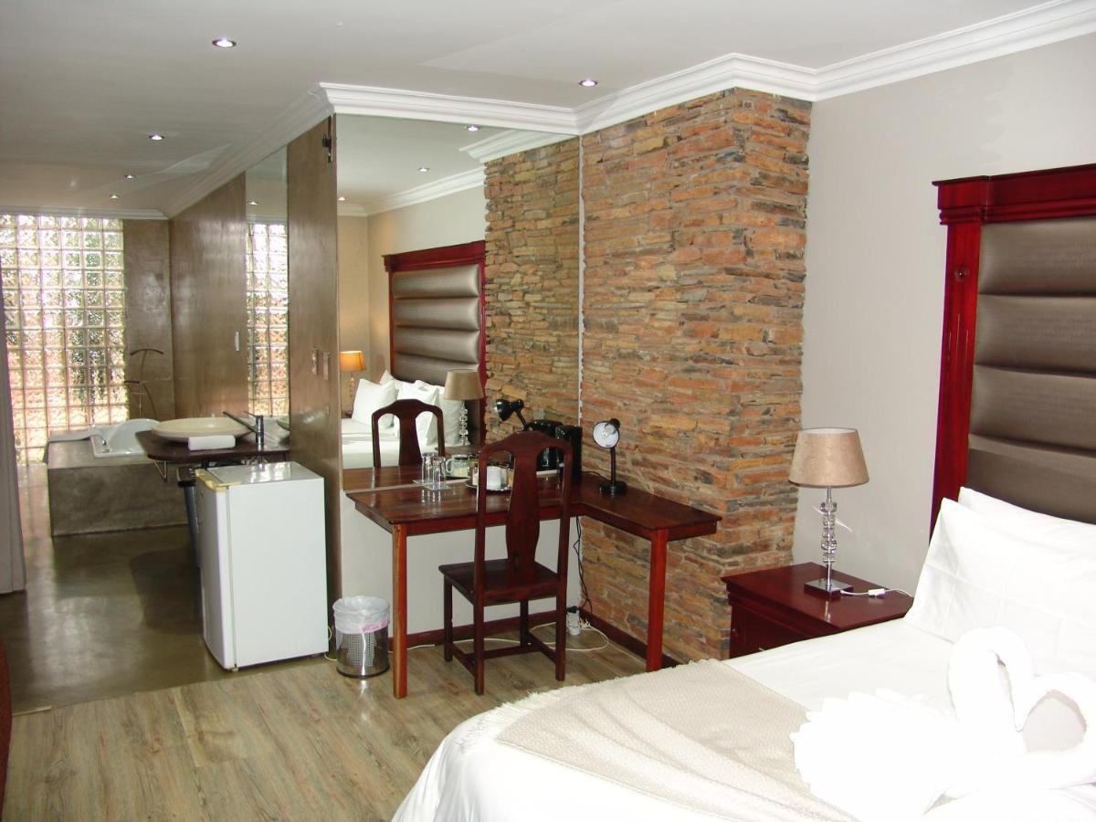 African Moon Corporate House Kempton Park Buitenkant foto