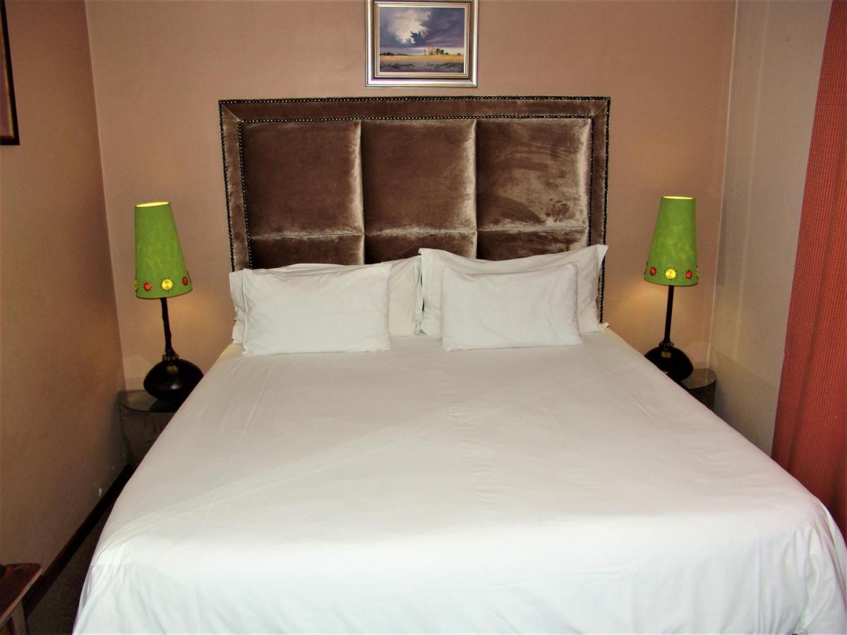 African Moon Corporate House Kempton Park Buitenkant foto