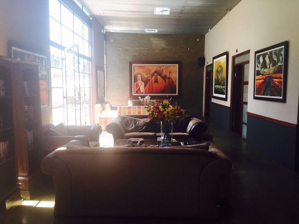 African Moon Corporate House Kempton Park Buitenkant foto