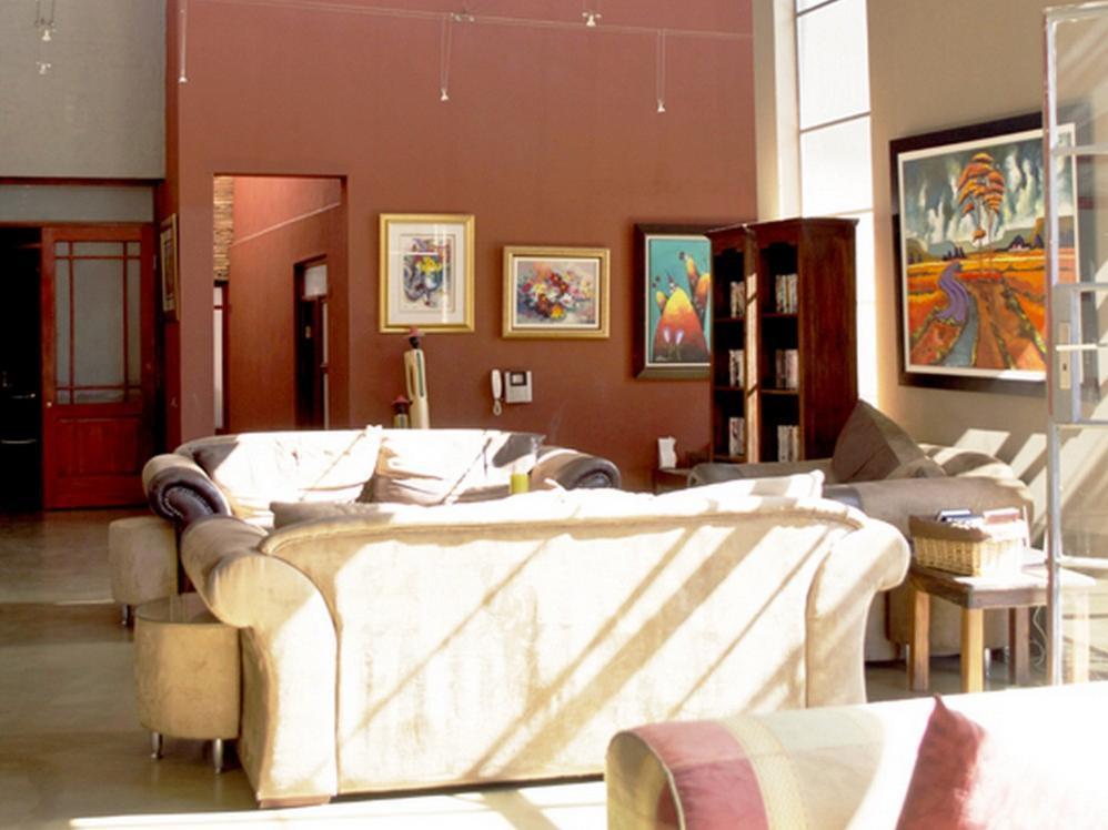 African Moon Corporate House Kempton Park Buitenkant foto